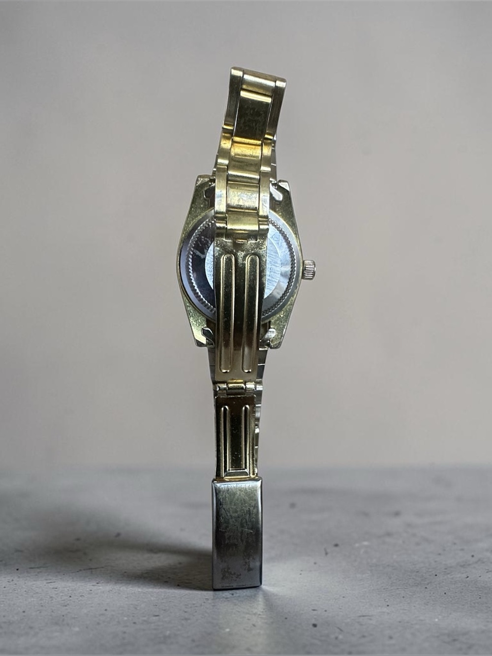 Seiko Women's Gold-Tone Round Dial Bracelet Watch
